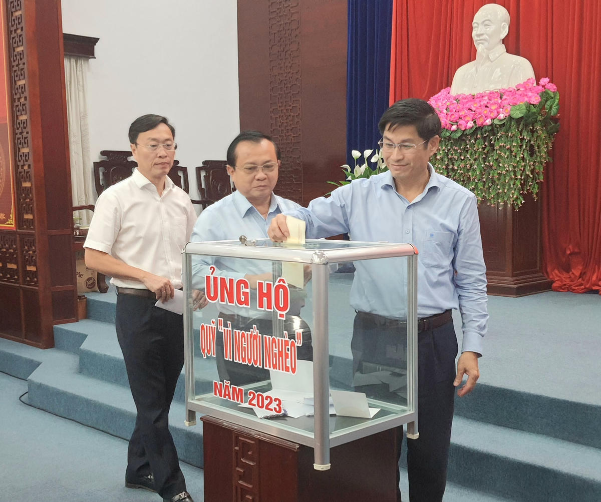 Cơ quan, đơn vị, doanh nghiệp, cá nhân trong tỉnh ủng hộ  hơn 8,3 tỷ đồng vào Quỹ “Vì người nghèo” tỉnh Bạc Liêu.
