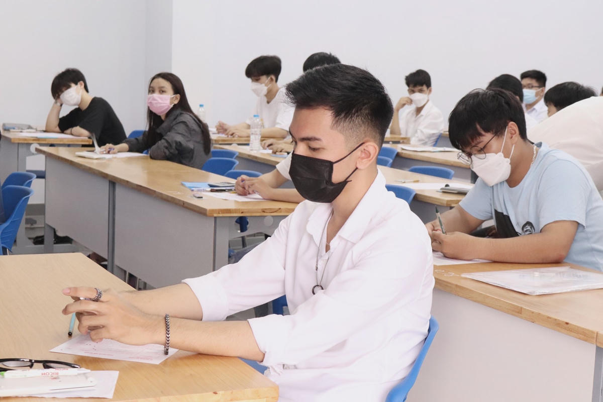 Thí sinh tham gia kỳ thi đánh giá năng lực năm 2022 do Đại học Quốc gia TPHCM tổ chức.