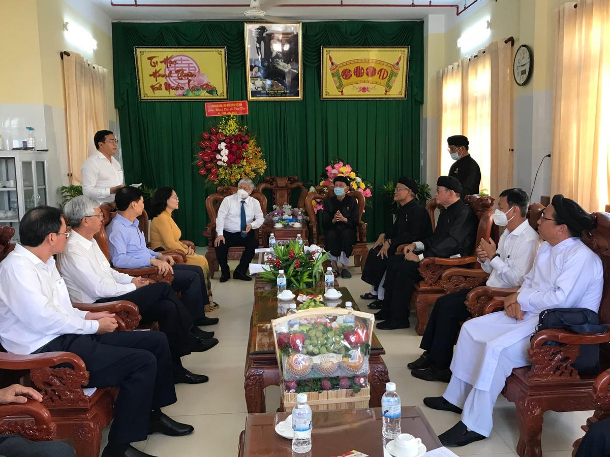 Chủ tịch Đỗ Văn Chiến thăm, chúc mừng đại lễ tại Ban trị sự Trung ương hội Tịnh độ Cư sĩ Phật hội Việt Nam.
