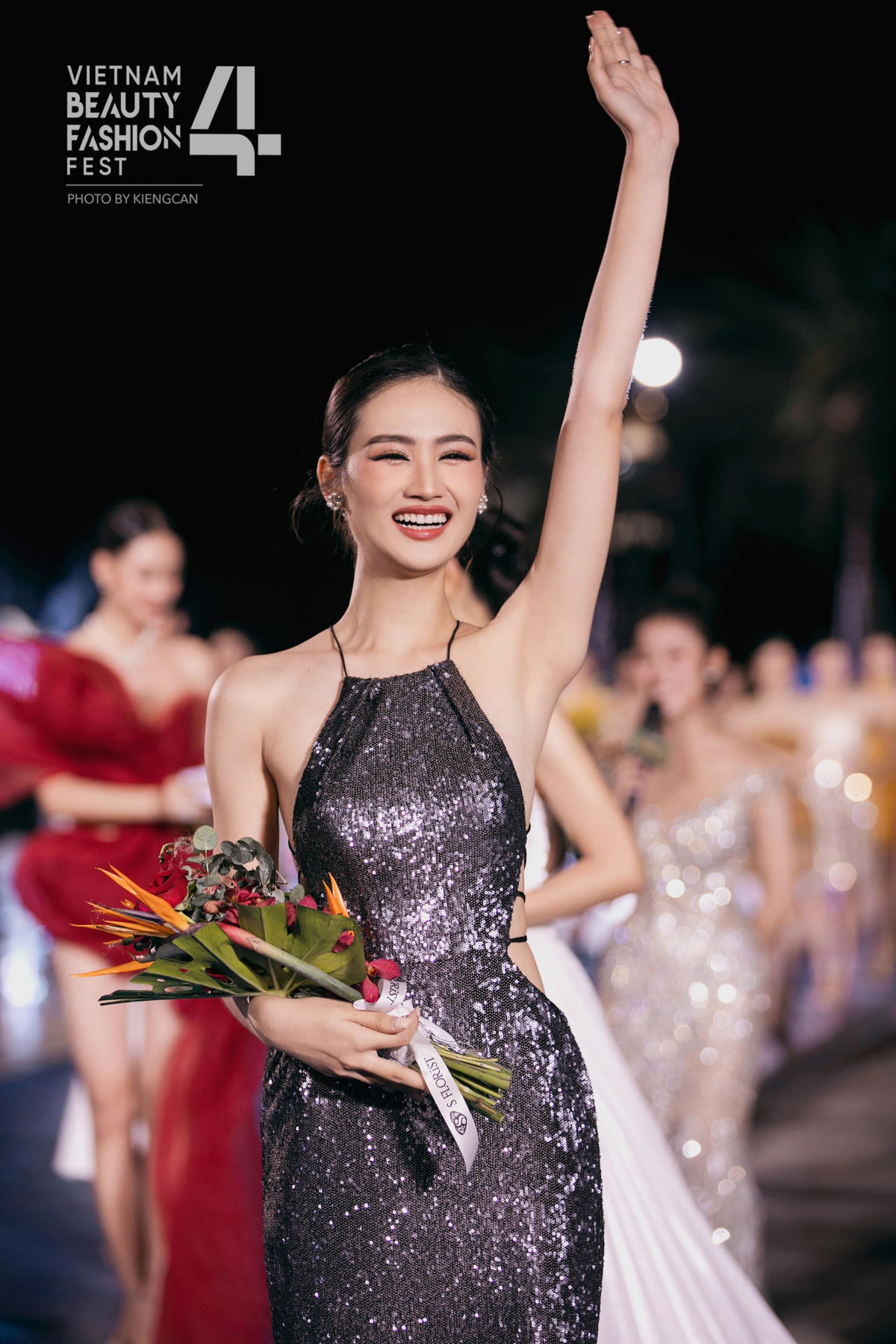 Tại phần thi Người đẹp Thời Trang, Huỳnh Trần Ý Nhi xuất sắc chiến thắng và giành tấm vé vào thẳng Top 20 Vòng Chung kết Toàn quốc.