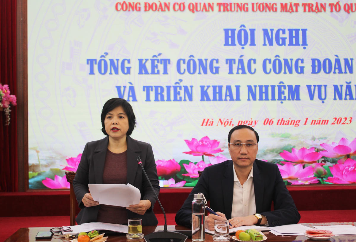 Bà Vũ Thị Thu Hà, Phó Chủ tịch Công đoàn cơ quan Trung ương MTTQ Việt Nam phát biểu tại Hội nghị.