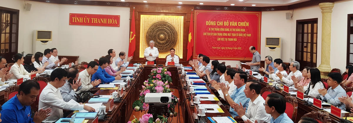 Toàn cảnh buổi làm việc.