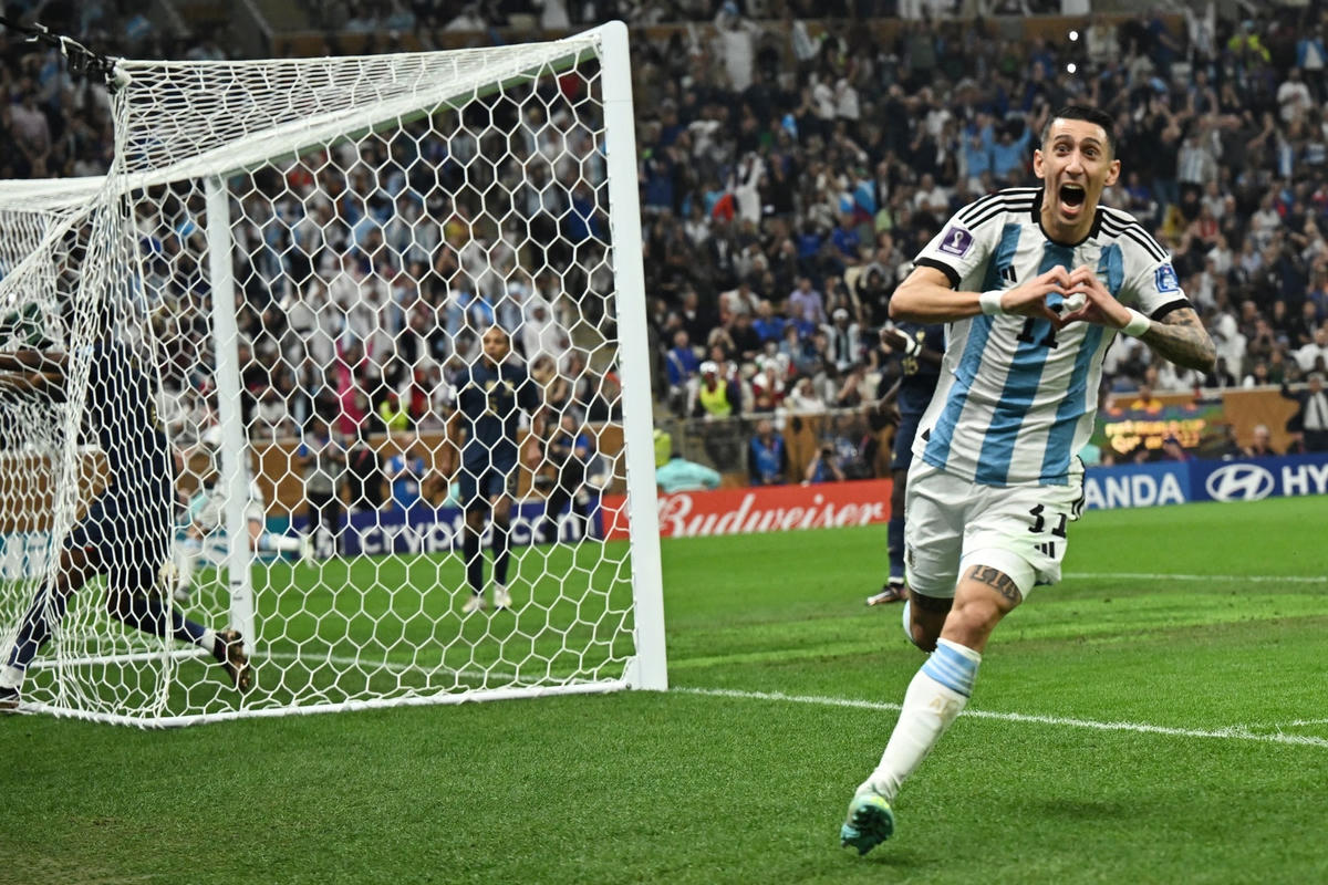 Di Maria đã khóc vì vui mừng khi ghi bàn thắng.