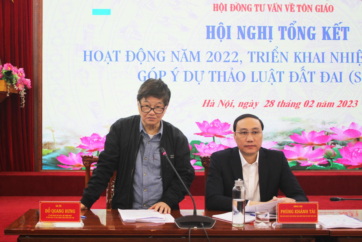 GS.TS Đỗ Quang Hưng, Chủ nhiệm Hội đồng Tư vấn về Tôn giáo UBTƯ MTTQ Việt Nam phát biểu tại Hội nghị.