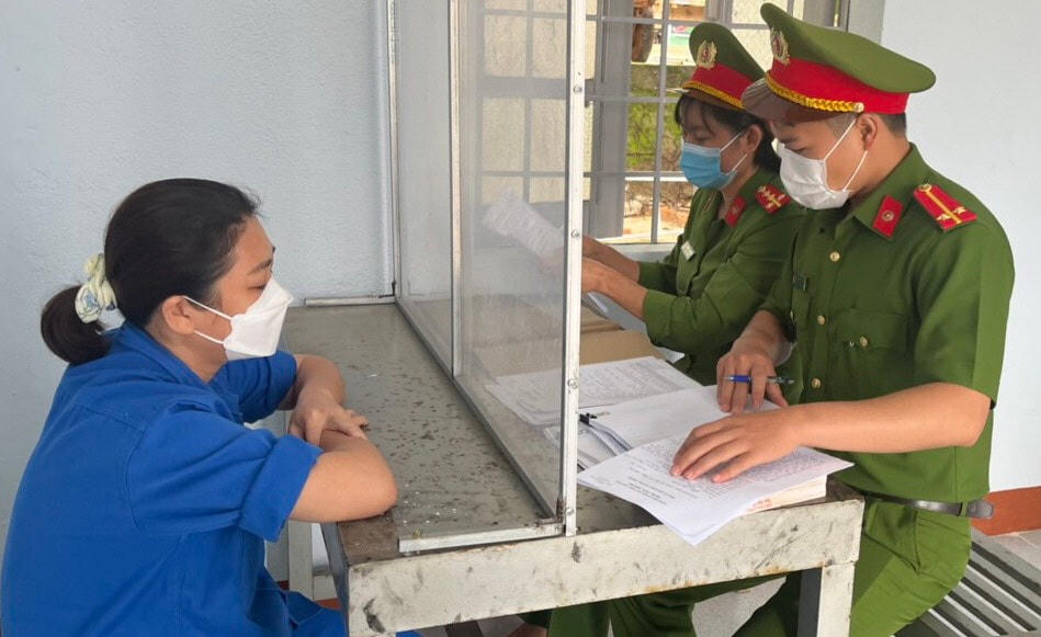Đối tượng Nguyễn Thị Bích tại cơ quan điều tra.