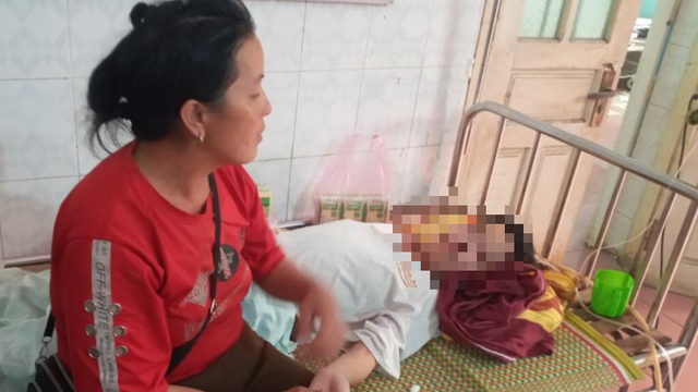 Em D. được cứu sống kịp thời. Ảnh: Minh Hải
