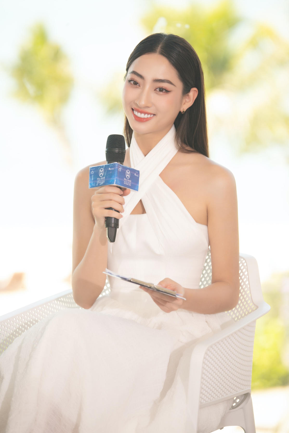 Hoa hậu Lương Thùy Linh - người đảm nhận vai trò "host" xuyên suốt vòng thi Head Challenge - “Người đẹp bản lĩnh 2022”.