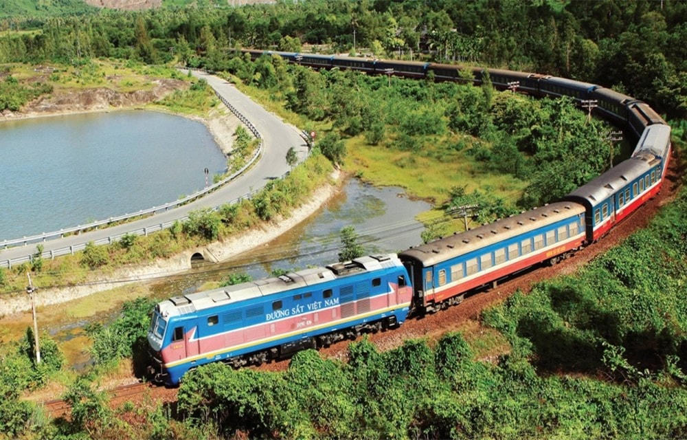 Đường sắt tạm dừng chạy tàu khách Thống Nhất đề phòng ảnh hưởng từ bão Noru. Ảnh minh họa.