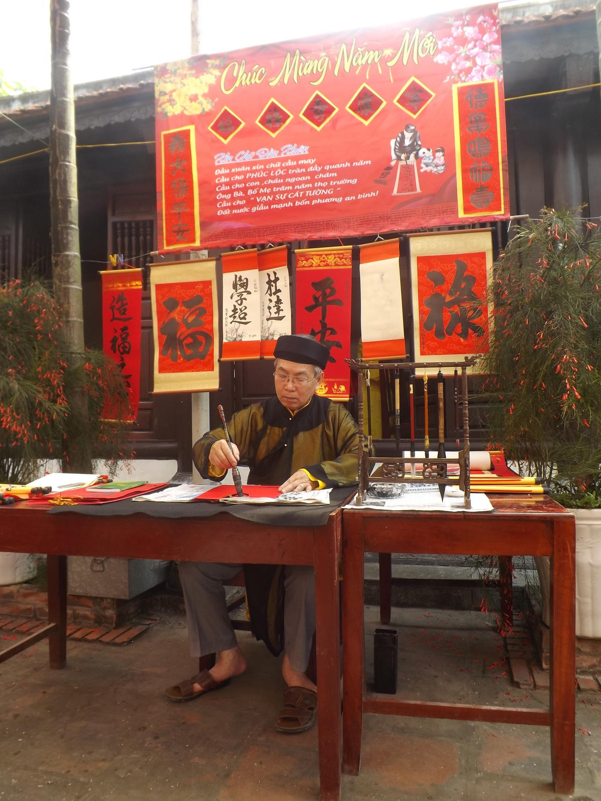 Ông đồ trong ngày hội làng.