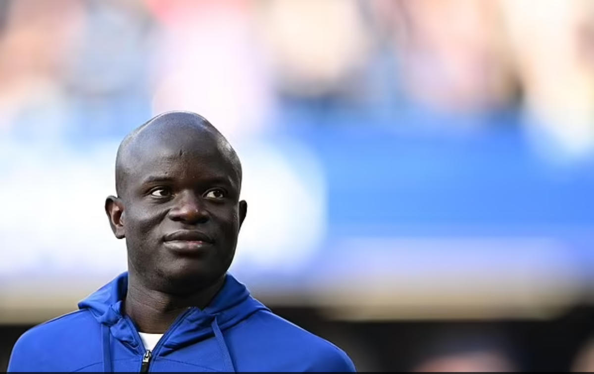 Một lối thoát cho Kante có thể tạo khoảng trống phòng thủ ở giữa sân cho The Blues. Ảnh: Getty.