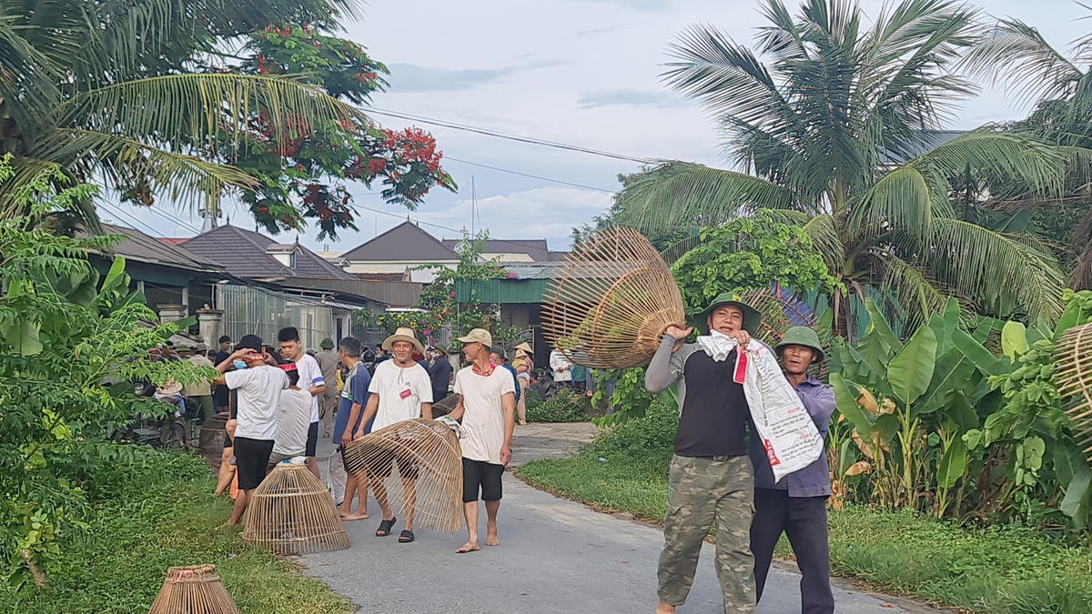 [ẢNH] Ngày hội nơm cá ở Giáo xứ Lập Thạch