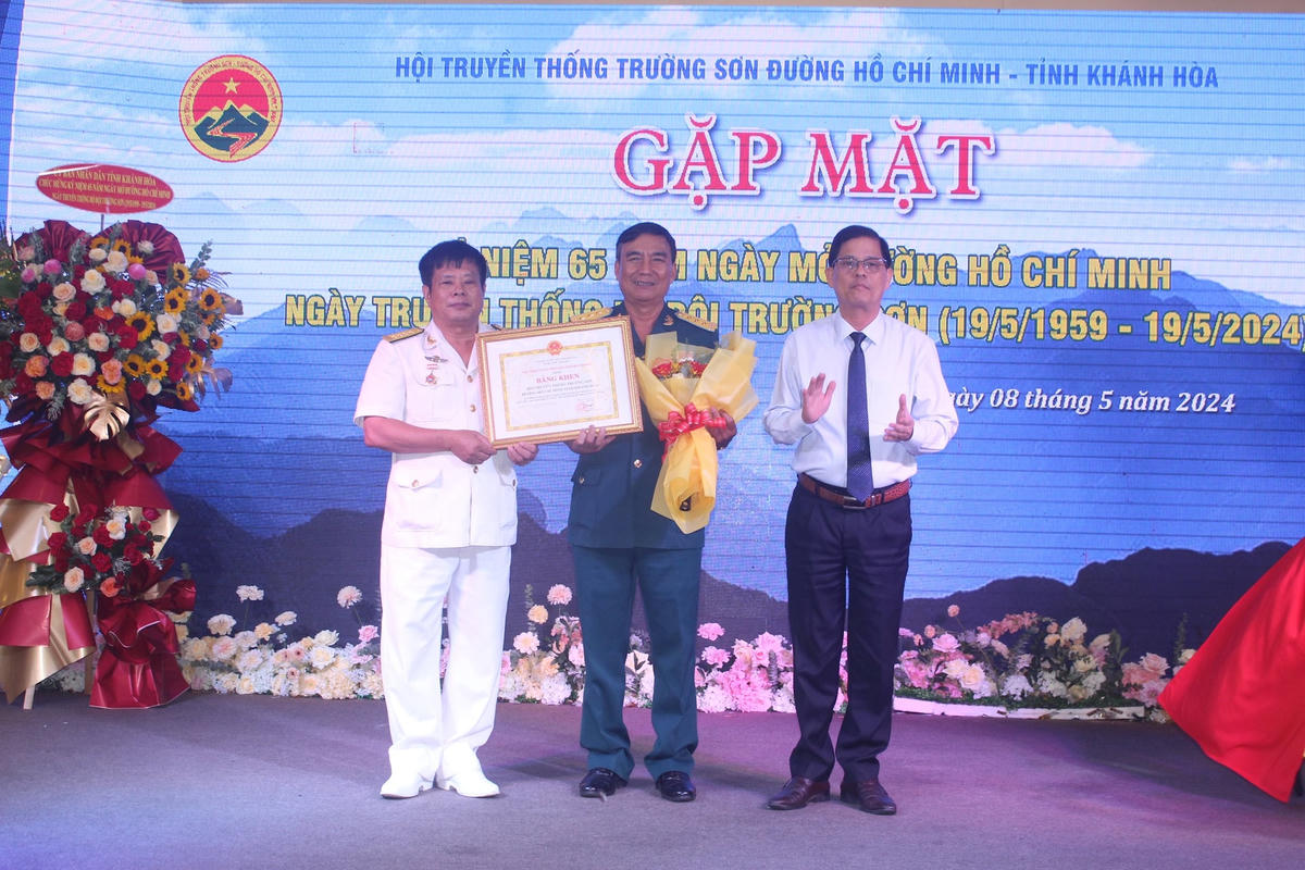 khanh-hoa-ky-niem-65-nam-truyen-thong-bo-doi-truong-son..jpg