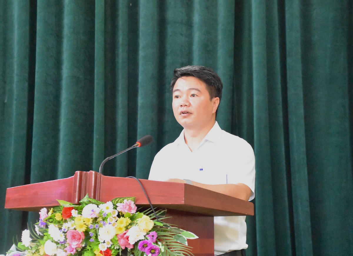 Thay mặt Đảng bộ, chính quyền và nhân dân xã Tân Thượng, ông Vũ Xuân Thuỷ, Huyện uỷ viên, Bí thư Đảng uỷ xã bày tỏ sự cảm ơn chân thành nhất đến các đại diện Uỷ ban MTTQ Việt Nam tỉnh Lào Cai, Sở TT&TT tỉnh và Báo Đại Đoàn Kết đã có mặt động viên và trao những phần quà nhiều ý nghĩa, thiết thực cho nhân dân xã Tân Thượng nhân kỷ niệm Ngày hội Đại đoàn kết toàn dân tộc 18/11.