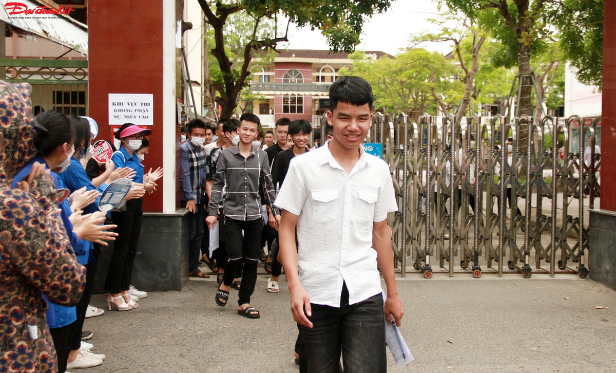 Theo các thí sinh, đề thi tốt nghiệp THPT năm nay không quá khó.