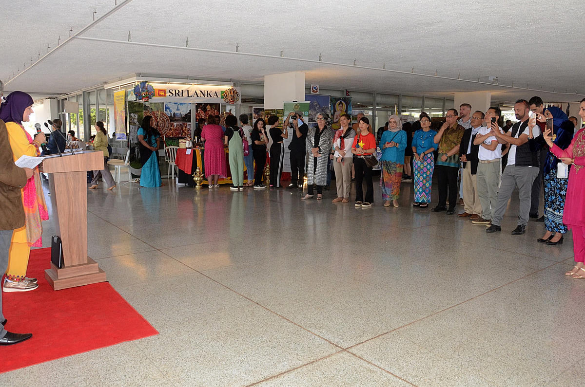 Lễ khai mạc hội chợ