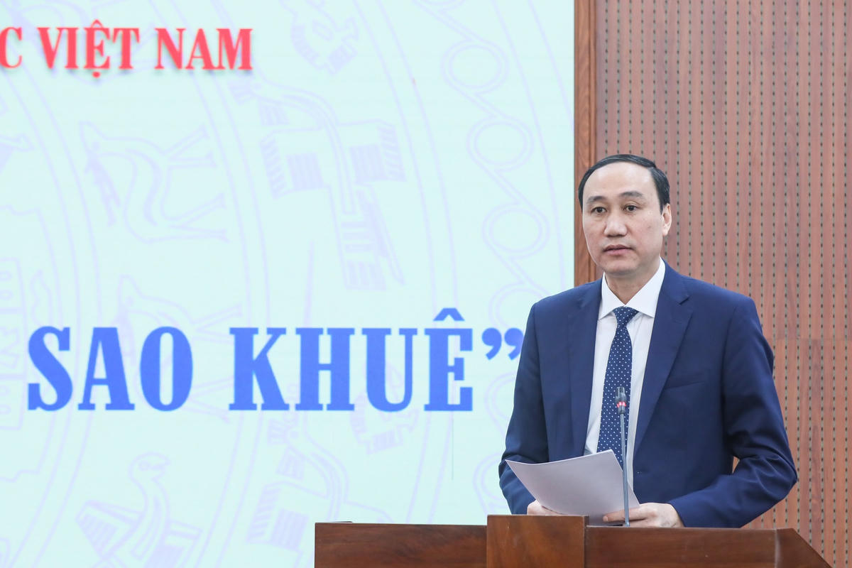 Phó Chủ tịch Phùng Khánh Tài phát biểu tại buổi gặp mặt giới thiệu cuốn sách “Những ánh sao Khuê”