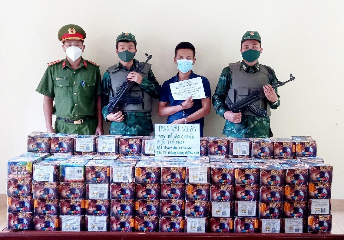 Đối tượng Trương Ngọc Thú cùng tang vật bị bắt giữ.