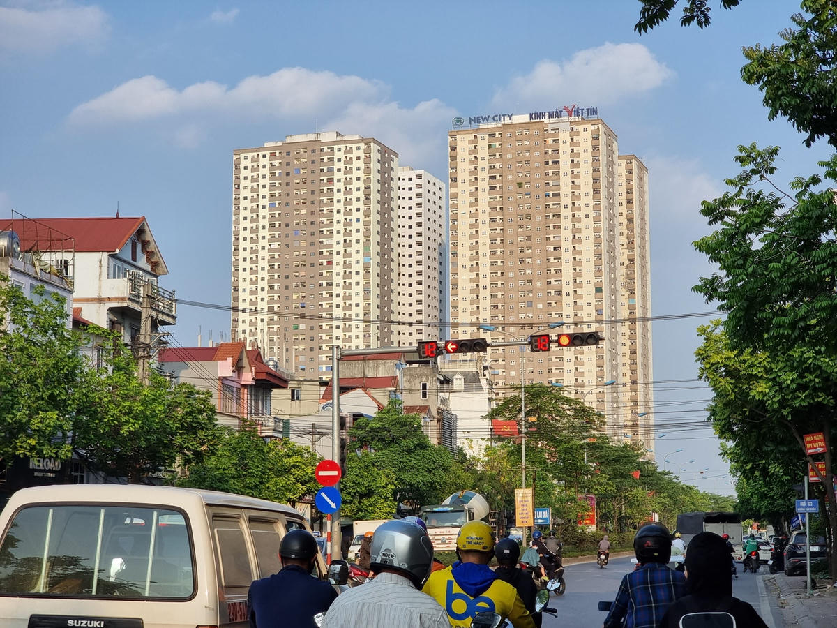 Dự án cách trung tâm Hà Nội khoảng 15km và được mở bán lần đầu tiên vào năm 2015.