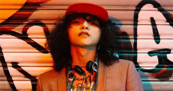 Gần đây nhất, Sơn Tùng MTP cũng phải nộp phạt 70 triệu đồng và gỡ MV "There's no at one" trên mọi nền tảng vì sản phẩm có chứa nội dung không phù hợp. 