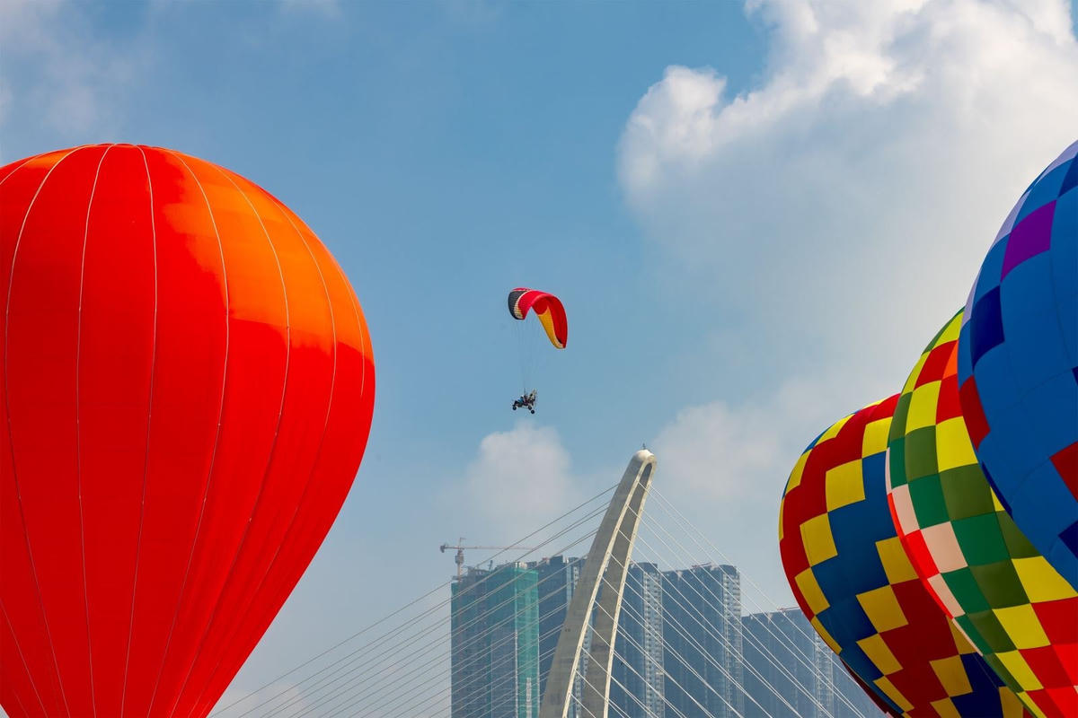 Tại thành phố Thủ Đức có hoạt động thả khinh khí cầu chào đón Ngày Quốc khánh 2/9.