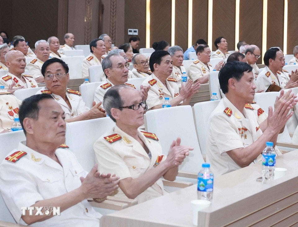 Các đại biểu tại buổi gặp mặt. (Ảnh: Thống Nhất/TTXVN)