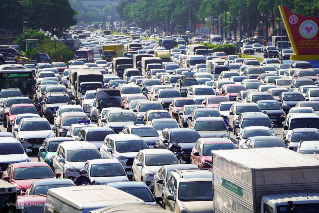 Đường Lê Quang Đạo lúc 8h30 sáng nay. Ảnh: Phạm Chiểu.