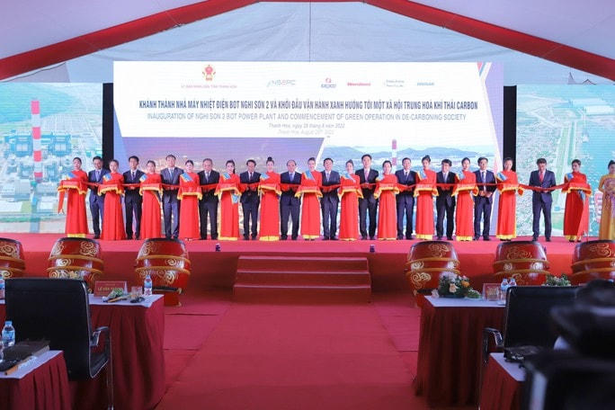 Chủ tịch nước Nguyễn Xuân Phúc dự lễ cắt băng khánh thành dư án Nhà máy Nhiệt điện BOT Nghi Sơn 2.