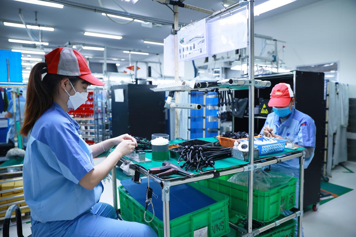 Sau thời điểm hiệp định EVFTA có hiệu lực, tiền lương bình quân của người lao động cũng cao hơn khoảng 11% so với trước. Ảnh: Quang Vinh.