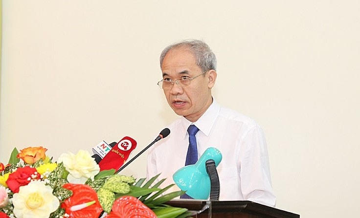 Chủ tịch Ủy ban MTTQ tỉnh Nam Định Đoàn Văn Hùng nêu các kiến nghị, đề xuất của Ban Thường trực Ủy ban MTTQ tỉnh, cử tri và nhân dân trong tỉnh tại kỳ họp.