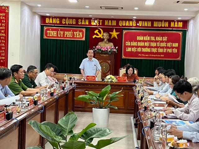 Phó Chủ tịch UBTƯ MTTQ Việt Nam Ngô Sách Thực phát biểu tại buổi làm việc.