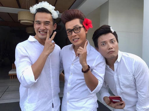 Có thời điểm, Bá Thắng cùng Lương Thế Thành và Hòa Hiệp thành lập một nhóm nhạc riêng.