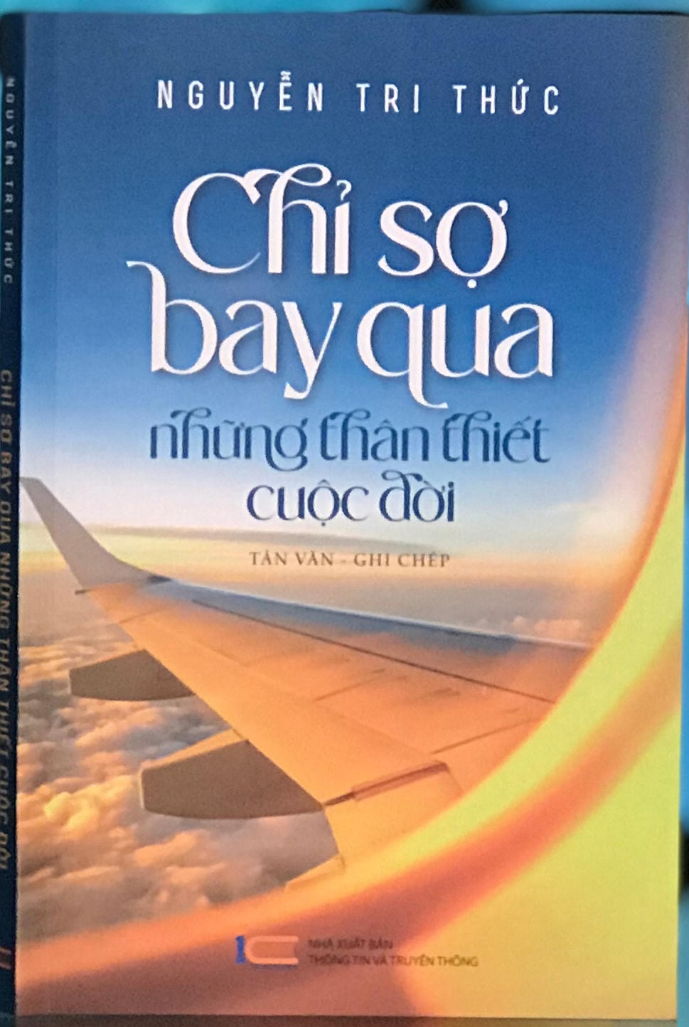 Bìa cuốn sách mới của TS Nguyễn Tri Thức.