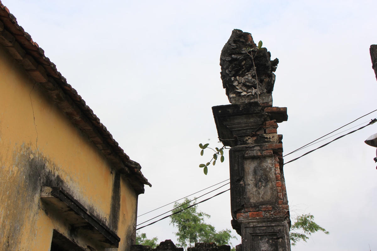 Một góc chùa cổ. 