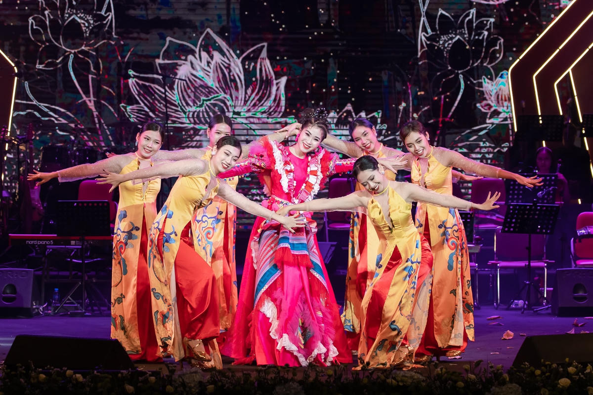 Đưa ra quan điểm về ngày Tết cổ truyền, ca sĩ Hà Myo cho hay, Tết truyền thống luôn là Tết ý nghĩa với tất cả người dân Việt.