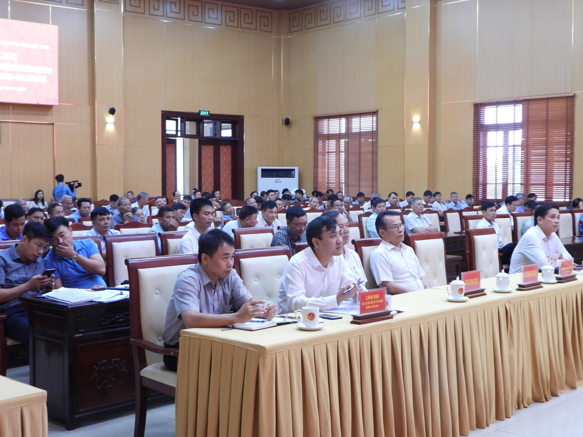 Các đại biểu dự hội nghị.