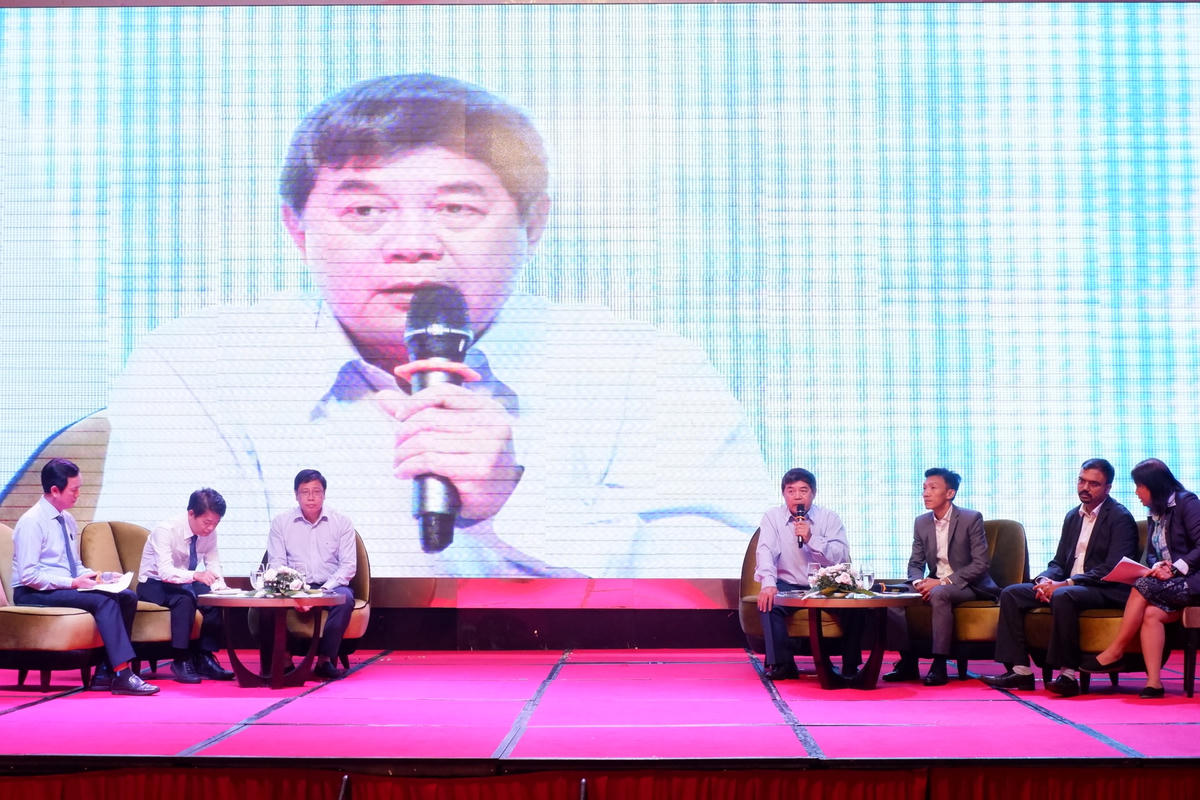 Các đại biểu tham gia thảo luận tại hội thảo.