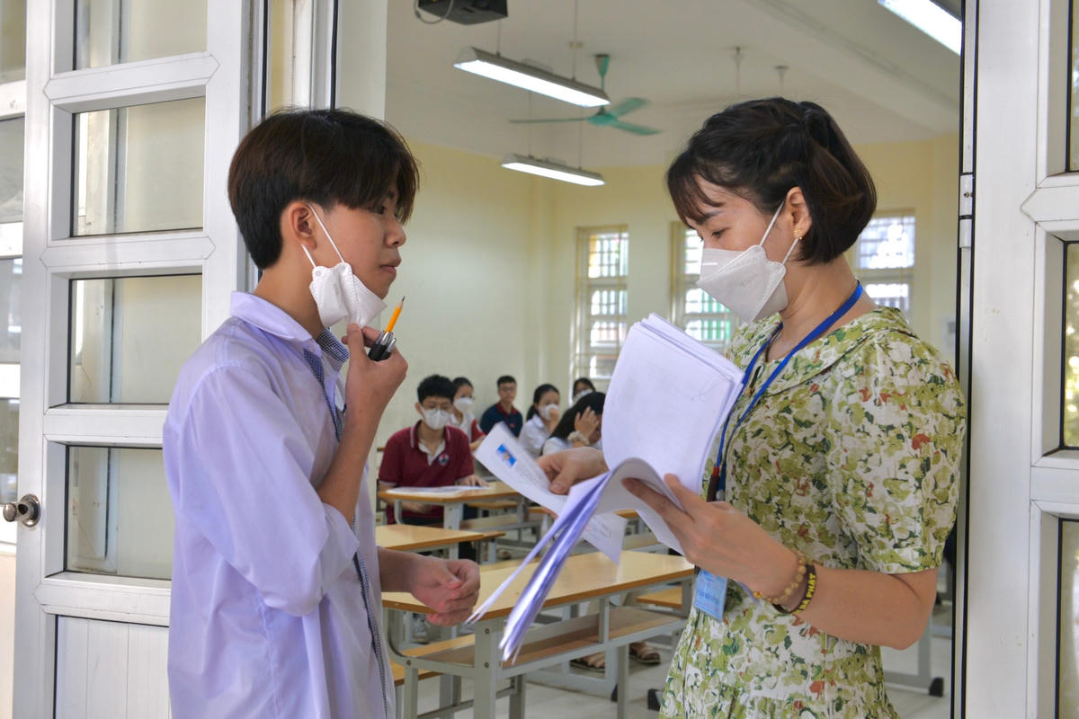 Hầu hết thí sinh đều tỏ ra tự tin trước khi bước vào phòng thi.