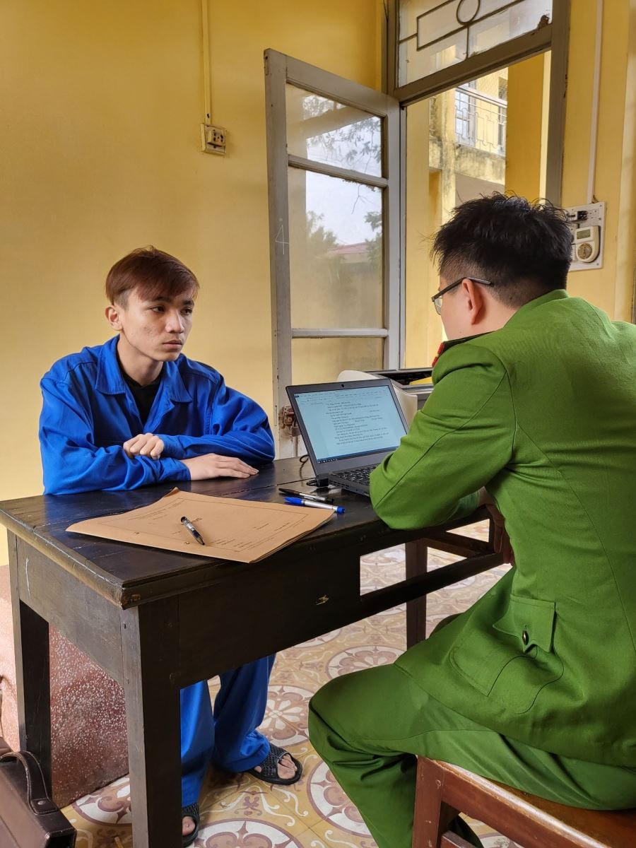 Đối tượng Nguyễn Quý Nam tại cơ quan điều tra (ảnh: Cơ quan công an).