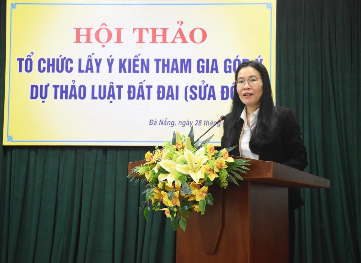 Phó Chủ tịch Ủy ban MTTQ Việt Nam TP Đà Nẵng Tăng Hoàng Hôn Thắm phát biểu khai mạc Hội thảo.