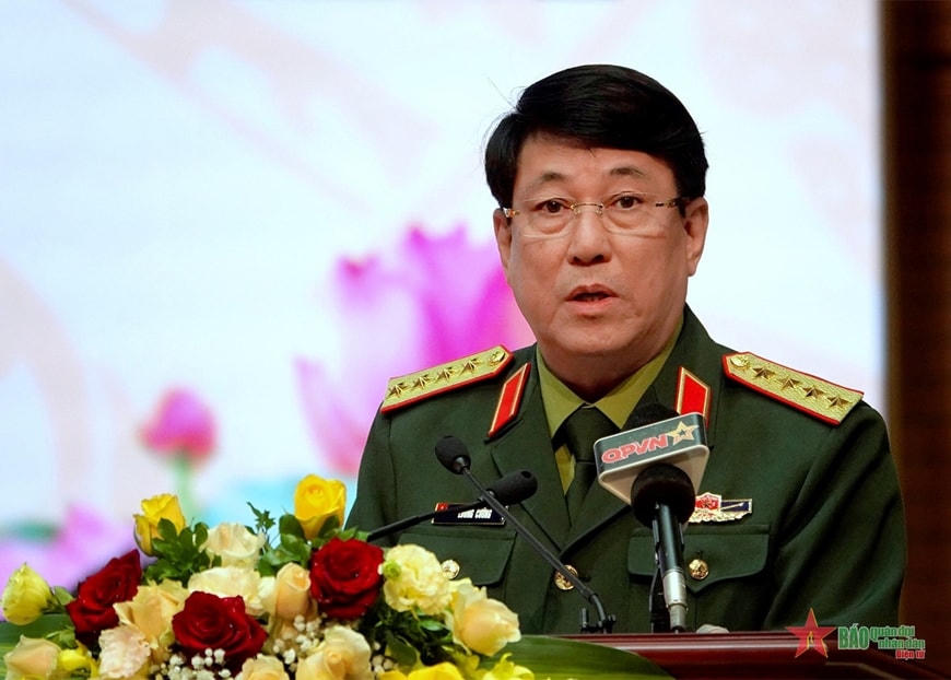 Đại tướng Lương Cường - Ủy viên Bộ Chính trị, Chủ nhiệm Tổng cục Chính trị Quân đội nhân dân Việt Nam phát biểu tại hội thảo.