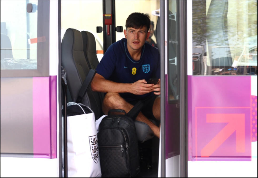 Maguire trước khi bay về quê sau thất bại trước Pháp ở World Cup. Ảnh: Reuters.