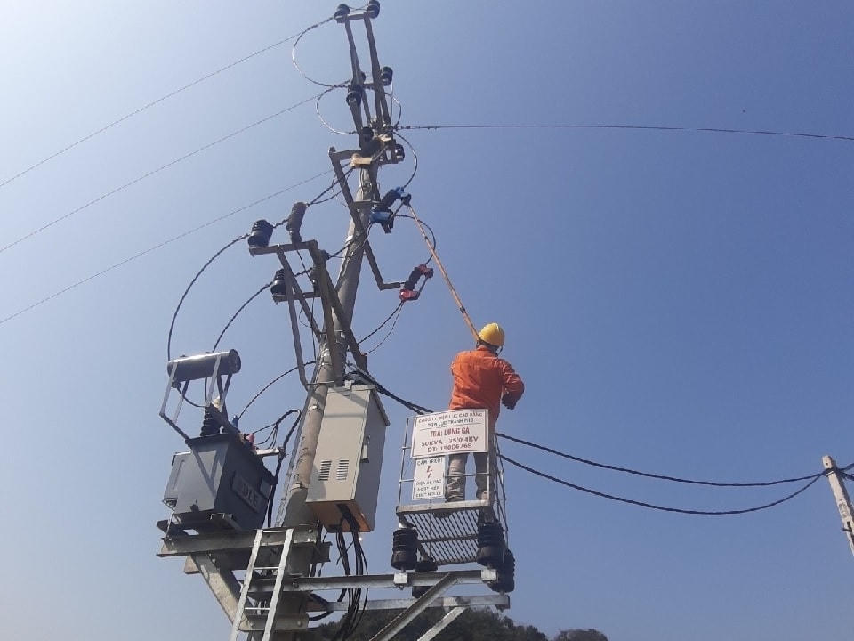 TBA Lũng Gà (Cao Bằng) đóng điện trước mùa nắng nóng 2022.