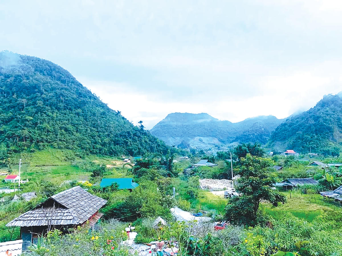 Khung cảnh ở Mường Lống.