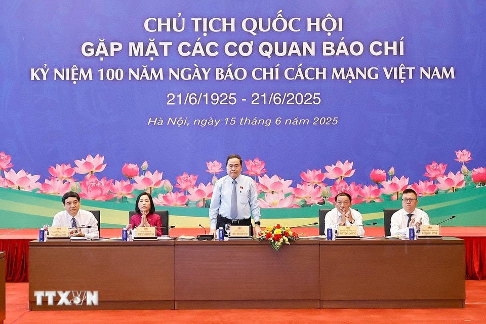 Chủ tịch Quốc hội Trần Thanh Mẫn gặp mặt các cơ quan báo chí. (Ảnh: Doãn Tấn/TTXVN)