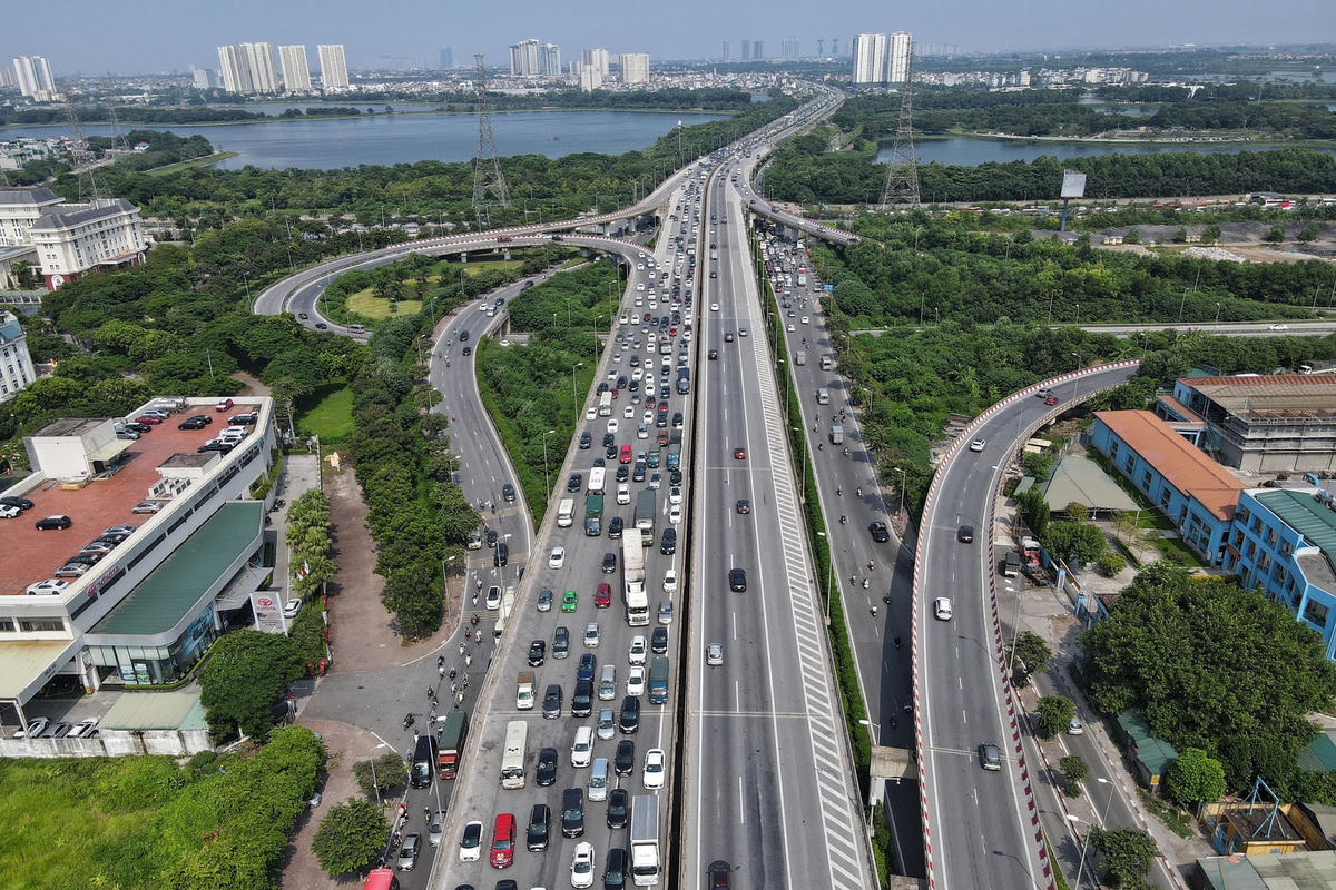 Quy mô đầu tư xây dựng tuyến đường kết nối đường Pháp Vân - Cầu Giẽ với đường Vành đai 3 có chiều dài khoảng 3,4 km (tính cả chiều dài các nút giao); bề rộng mặt cắt ngang đường chính 60 m (bao gồm 6 làn xe cơ giới 3,5 m, 2 làn xe hỗn hợp tại 2 đường đô thị song hành 7 m, dải phân cách giữa, phân cách bên, vỉa hè hai bên).