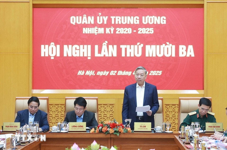 Tổng Bí thư Tô Lâm, Bí thư Quân ủy Trung ương chủ trì Hội nghị Quân ủy Trung ương lần thứ mười ba, nhiệm kỳ 2020-2025. (Ảnh: Thống Nhất/TTXVN)