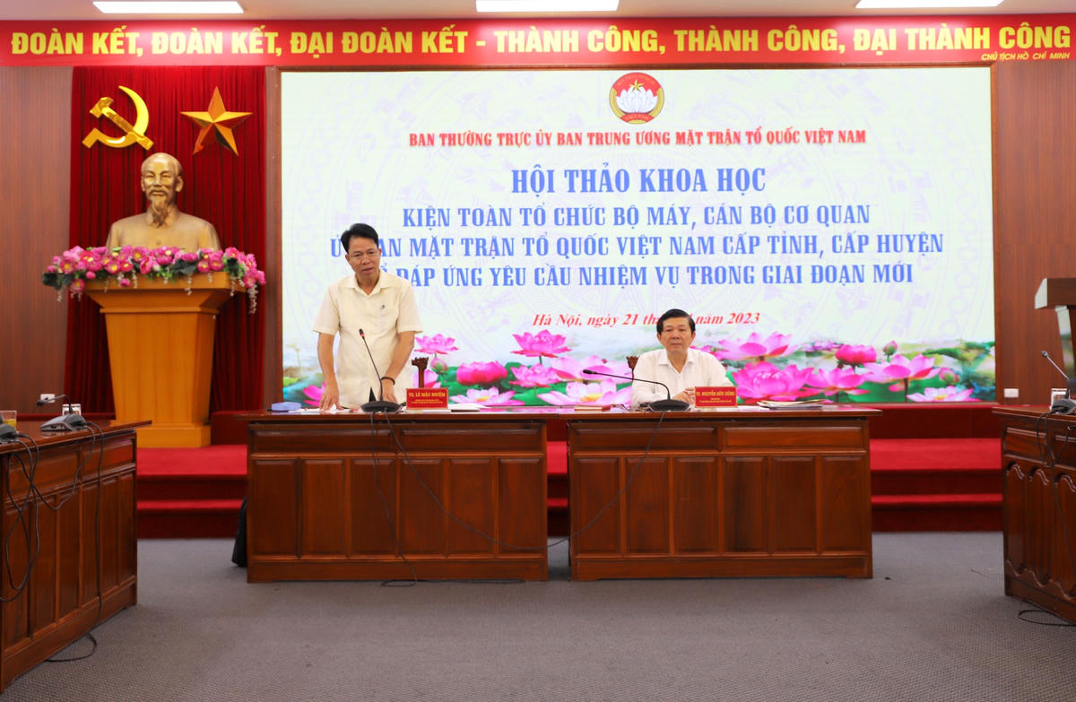 Ông Lê Mậu Nhiệm, Giám đốc Trung tâm Bồi dưỡng Cán bộ và Nghiên cứu Khoa học MTTQ Việt Nam phát biểu tại Hội thảo.