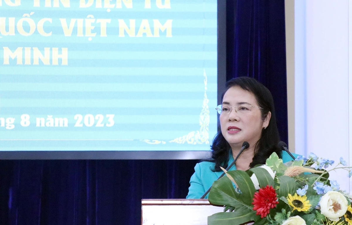 Bà Trần Kim Yến phát biểu tại buổi lễ.