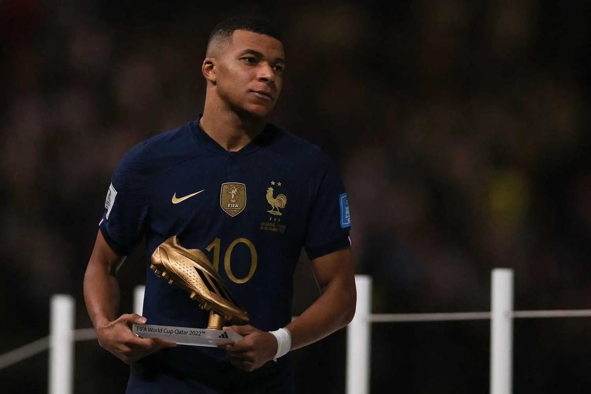 Mbappe sẽ có màn so tài với Haaland ở 4 năm sau.