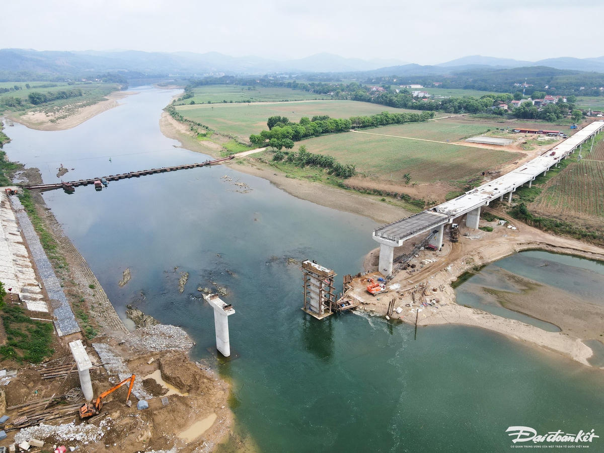 Ông Nguyễn Văn Hoàn, Chỉ huy trưởng công trường,